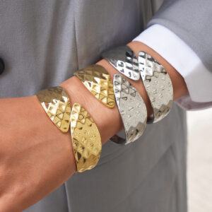 304 Stainless Steel Hammered Spring Cuff Bangle Two‑Tone Bracelet