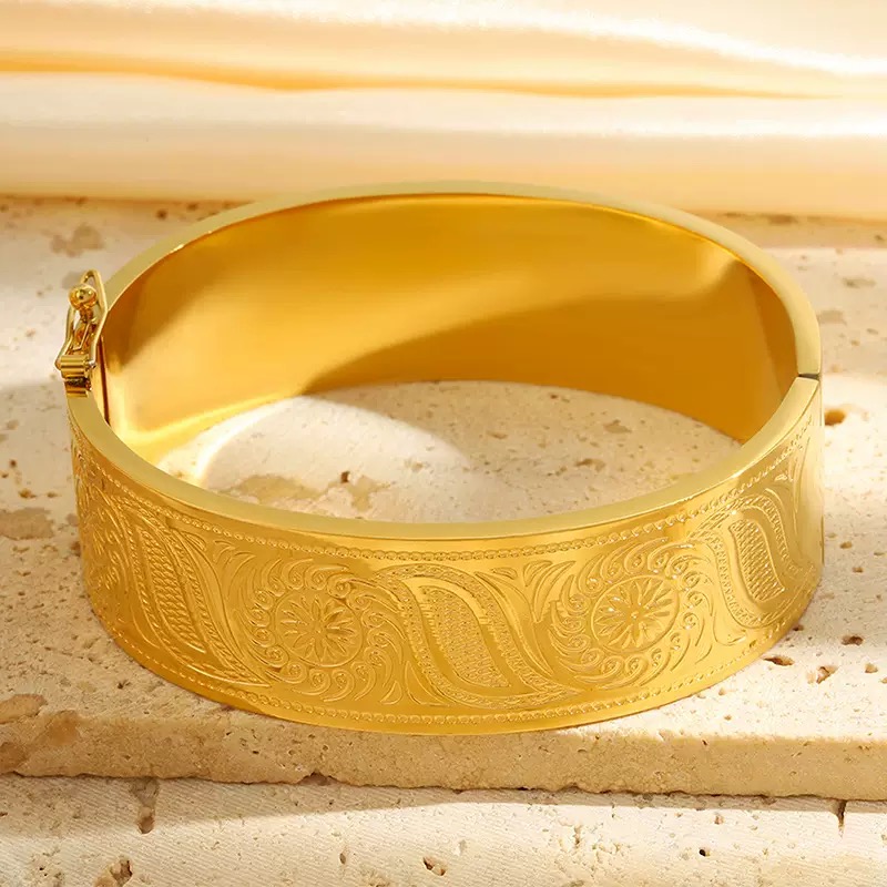 Retail single piece, ready stock. Engraved sunflower wide 304 stainless steel bangle, PVD gold plating, waterproof, no fade.