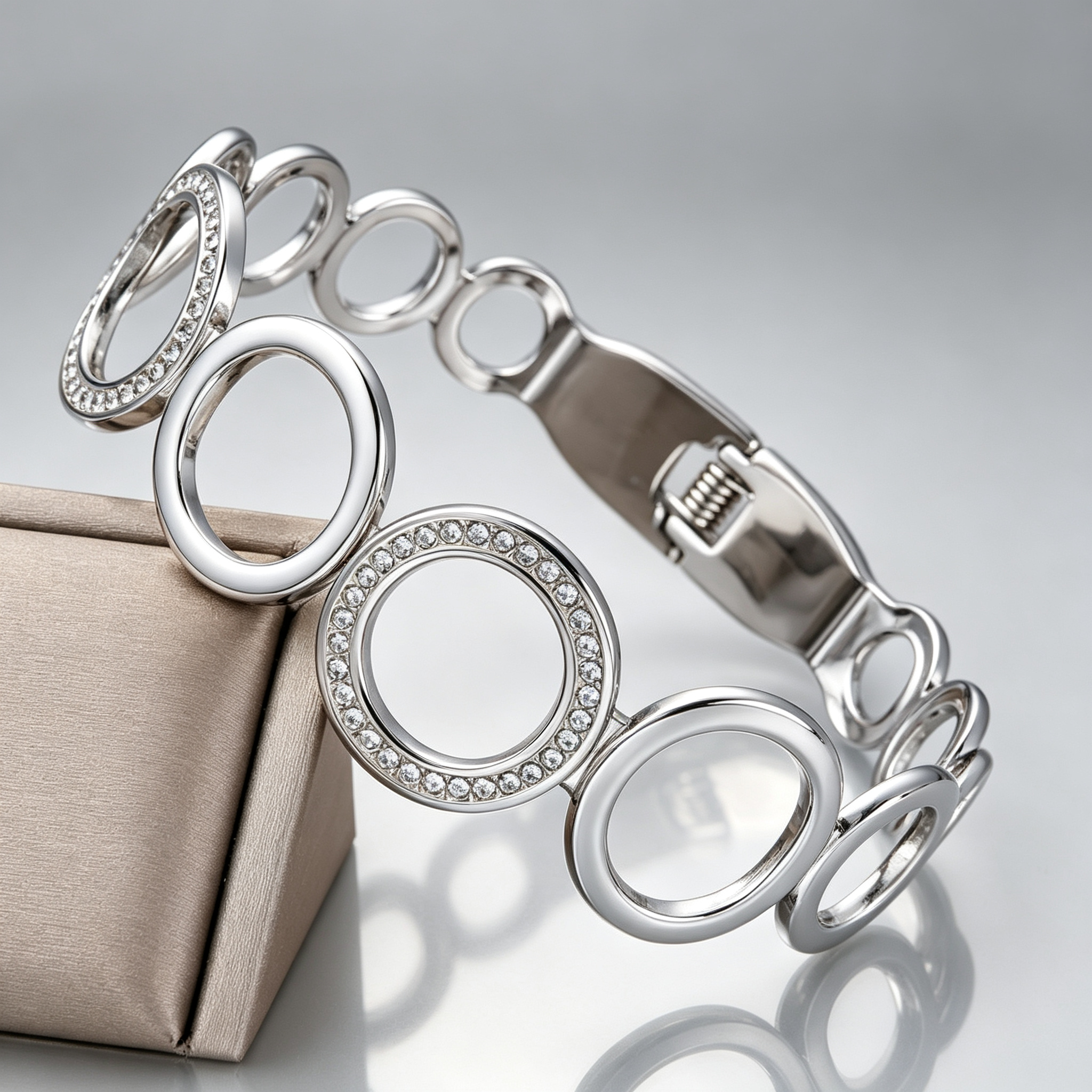 SZ-8418 stainless steel hollow interlocking circle CZ bangle bracelet